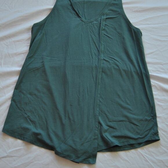 Lululemon Tank Green/Teal - Picture 2 of 9